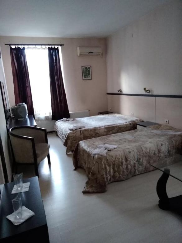 Къщата На Генерала Hotel Berkovitsa Bagian luar foto